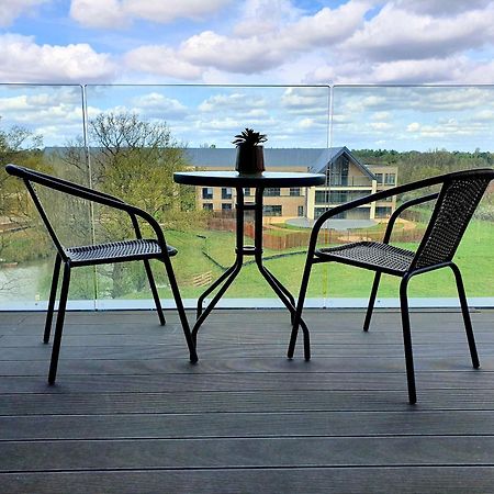 Spacious Balcony View Apt Near Nec Bhx Free Parking Sleeps 4 Hockley Heath Szoba fotó