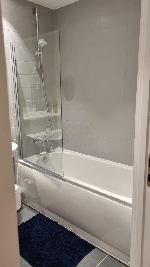 Spacious Balcony View Apt Near Nec Bhx Free Parking Sleeps 4 Hockley Heath Kültér fotó
